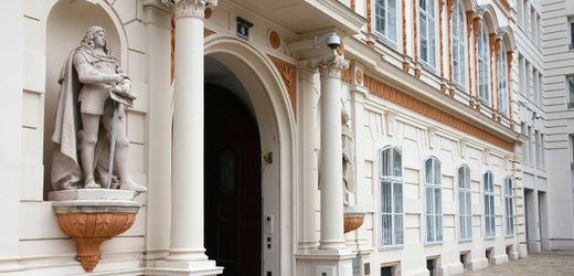 Österreich: Ständiger Vertreter Thomas Oberreiter tritt nach Vorwürfen um Sex-Blog zurück