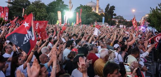 Türkei: Massenprotest für inhaftierten Ekrem İmamoğlu in Istanbul