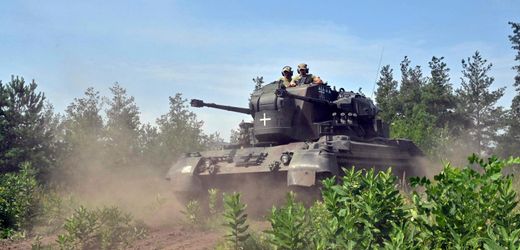 Ukraine-Krieg: Großbritannien verspricht schnellere Militärhilfe für Kyjiw