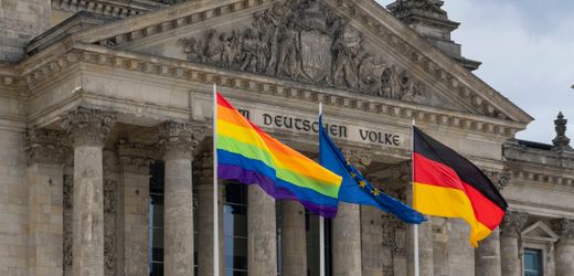 Friedrich Merz‘ »Zirkuszelt«-Spruch ruft massive Empörung hervor