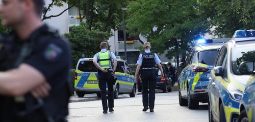 Heiligenhaus: Massenschlägerei zwischen zwei Großfamilien mit bis zu hundert Beteiligten
