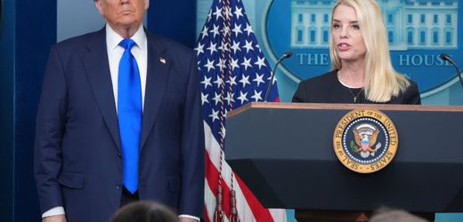 Donald Trump verteidigt Pam Bondi im Epstein-Skandal: »Was ist mit meinen Jungs los?«