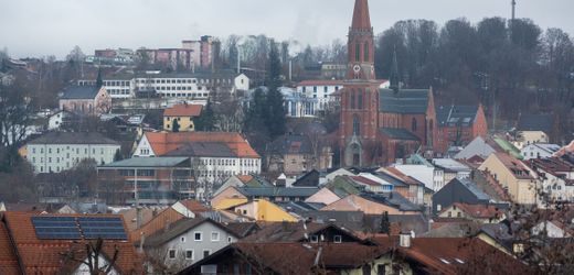 Zwiesel: 37-Jähriger soll drei Menschen getötet haben – Leichenfund in Niederbayern