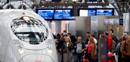 Deutsche Bahn muss Tickets weiter auf Papier anbieten – Klage erfolgreich