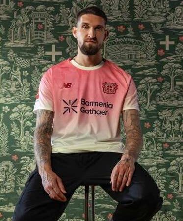 Farben-Streit um Leverkusener Auswärts-Dress: Die Ultras mögen das pinkfarbene Trikot nicht