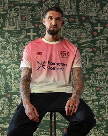 Farben-Streit um Leverkusener Auswärts-Dress: Die Ultras mögen das pinkfarbene Trikot nicht