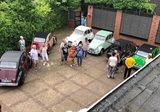 Treffen in Dormagen: Enten sorgen für französisches Flair im Phono- und Radiomuseum