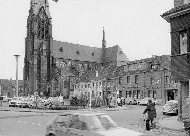 Zeitreise zum Jubiläum 875 Jahre: Als Giesenkirchen noch Freibad und Straßenbahn hatte
