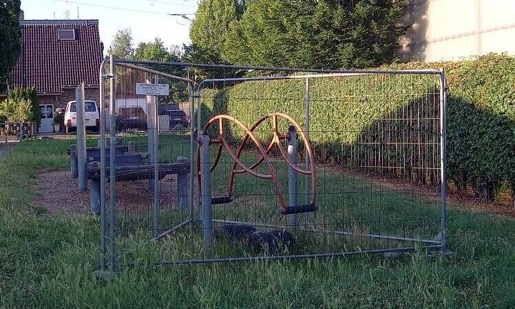 Spielplatz Am Heidekrug in Hilden: Stadt will kaputte Wippe bald ersetzen
