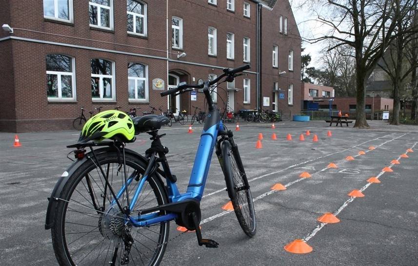 Verkehrssicherheit im Kreis Kleve: Die Polizei bietet kostenlose Pedelec-Trainings an