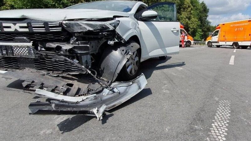 Unfall in Kranenburg: 16-Jähriger bei Kollision auf der B504 schwer verletzt