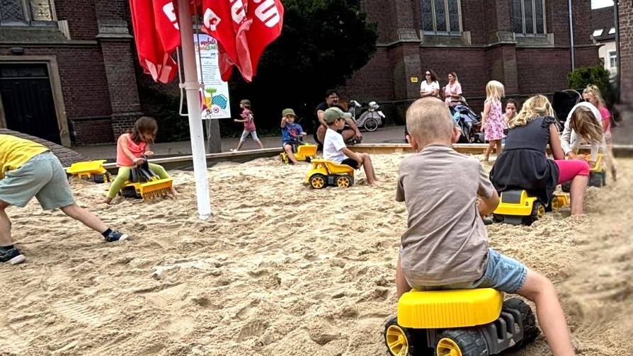 Ferienspaß in Nettetal: Mobile Sandkästen in Lobberich und Kaldenkirchen eröffnet
