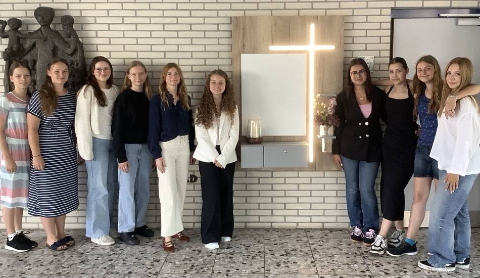 Glauben „greifbar“ machen: Liebfrauenschule Geldern bekommt Seelsorgewand