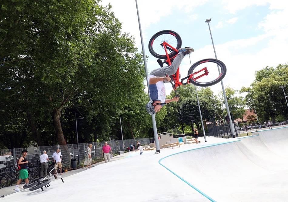 Neues Areal am Jahnplatz: Campuspark Rheydt wird zum Treffpunkt der Skater und Basketballer
