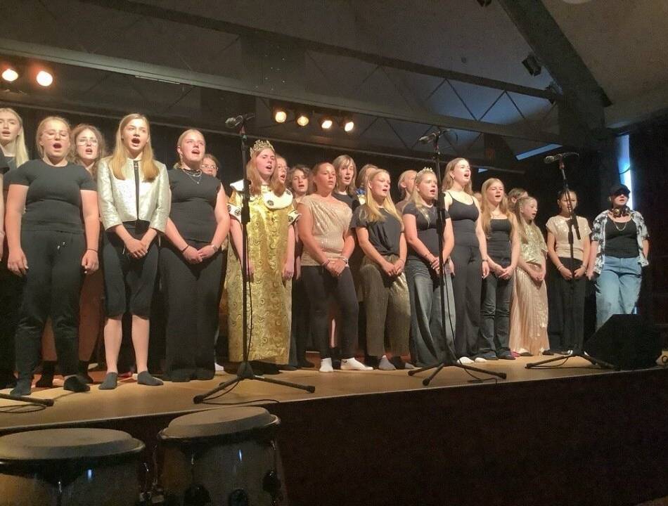 Theaterstück an Marienschule in Xanten: „Man kann die Welt nicht regieren ohne Liebe“
