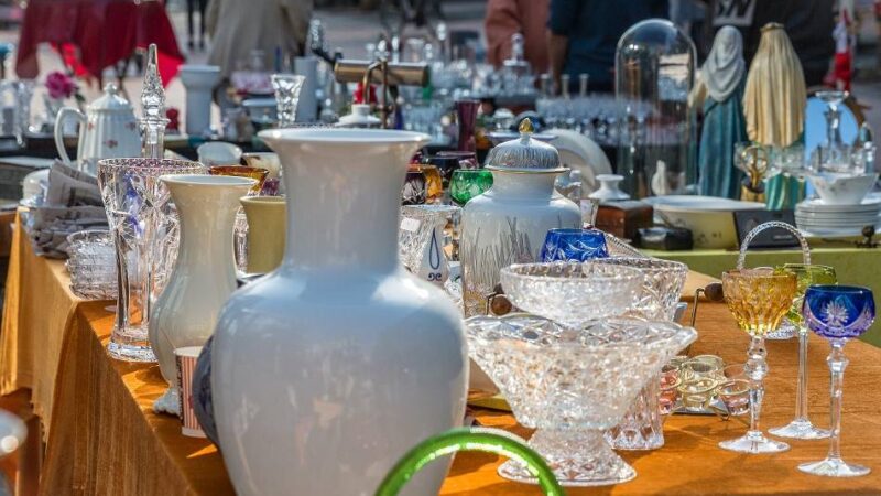 Bücher und Antikes: Markt „Papier und Schätze“ wieder in Wiesdorf