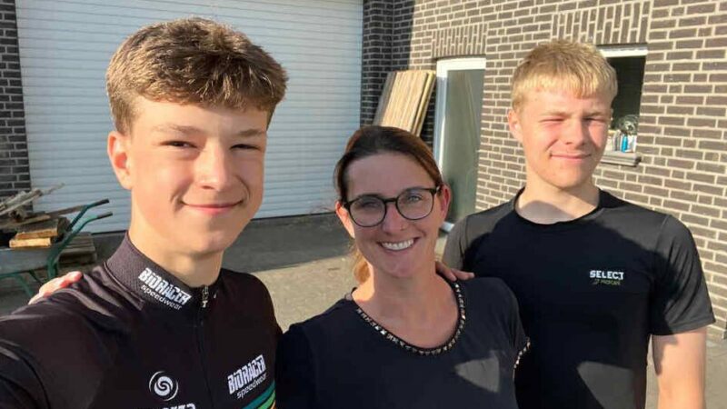 Mit dem Fahrrad nach Paris: Zwei Dänen (16) machen Zwischenstopp am Niederrhein