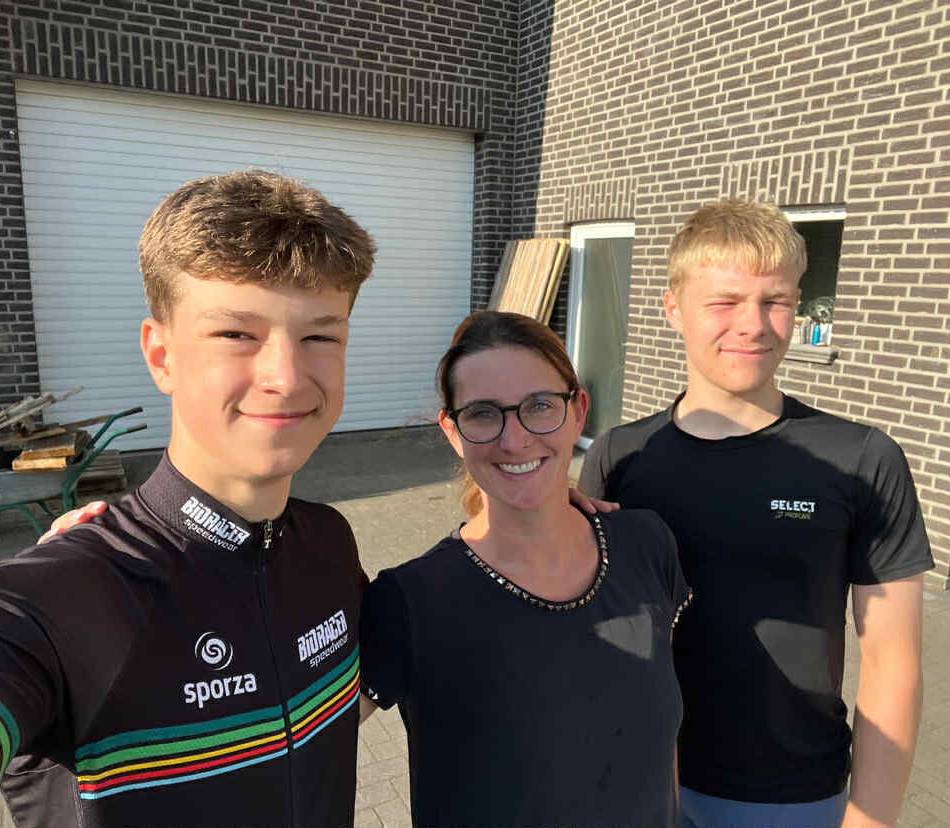 Mit dem Fahrrad nach Paris: Zwei Dänen (16) machen Zwischenstopp am Niederrhein