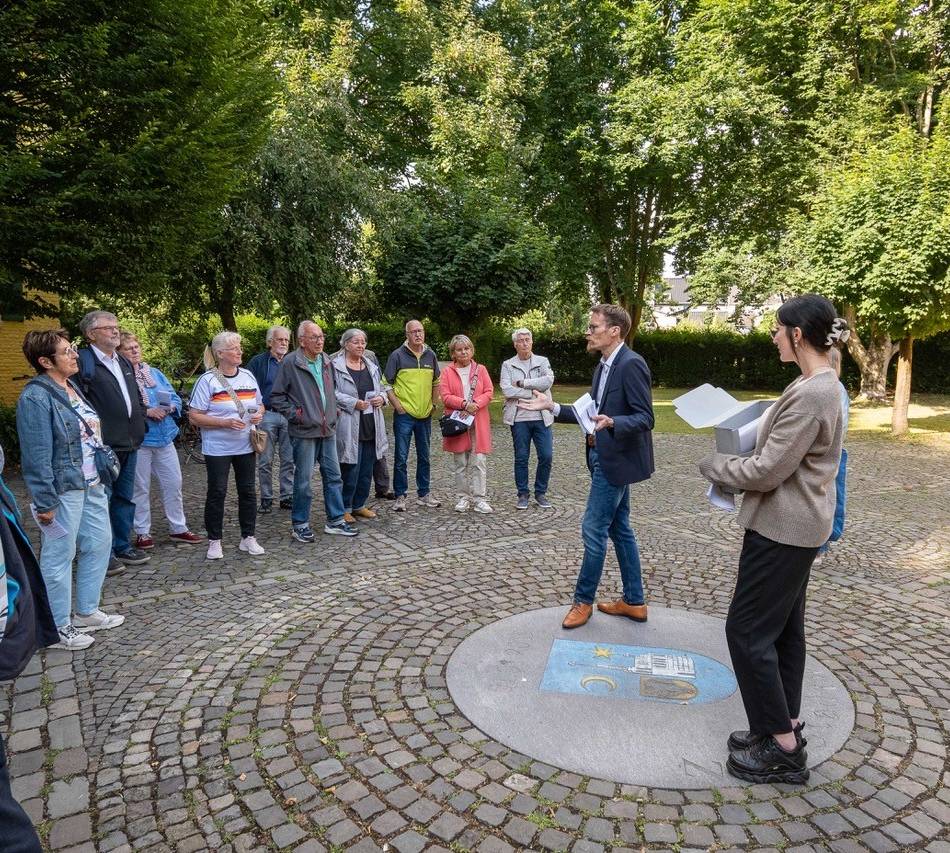 Tour mit dem Archiv des Rhein-Kreis: Rundgang führt quer durch die Geschichte Jüchens