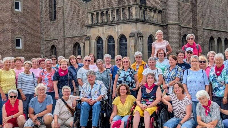 Katholische Frauengemeinschaft Sonsbeck: Auf Pädchentour mit den Ladies in Pink