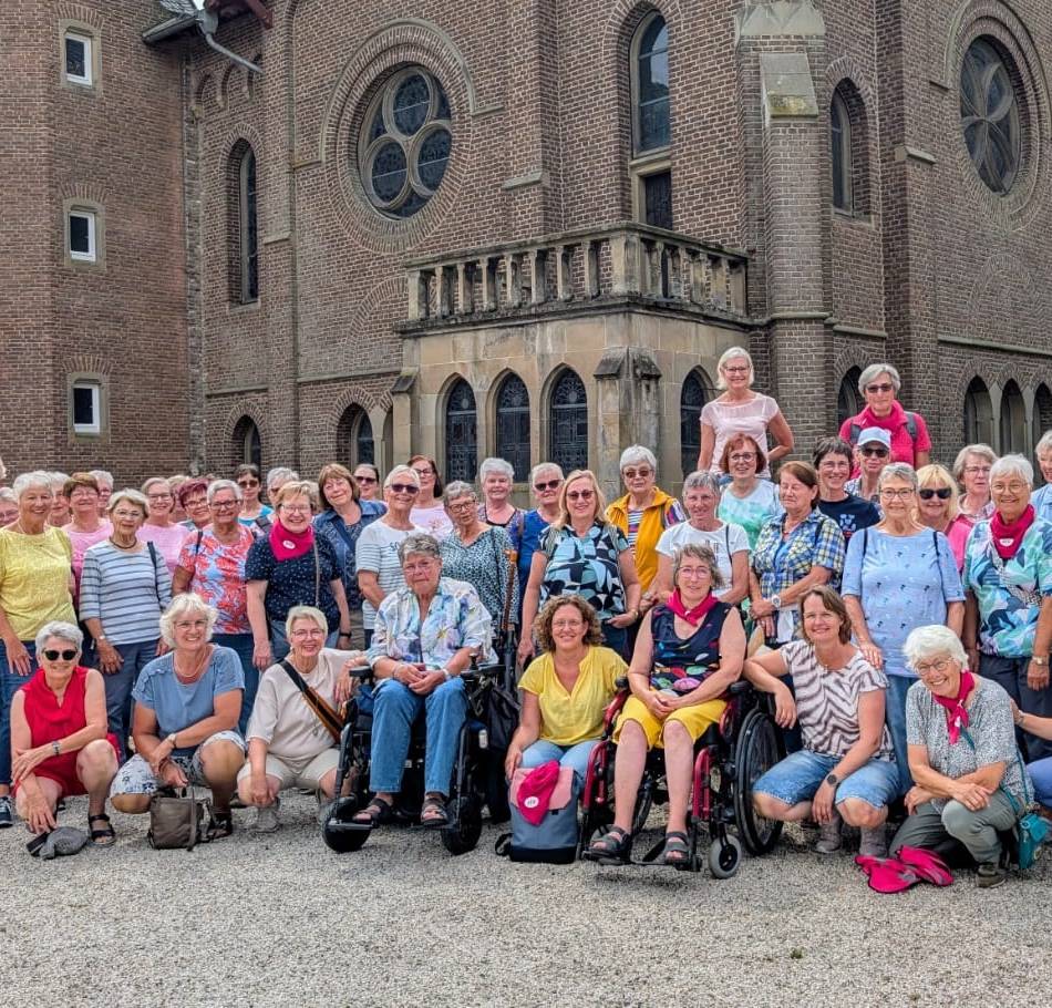 Katholische Frauengemeinschaft Sonsbeck: Auf Pädchentour mit den Ladies in Pink