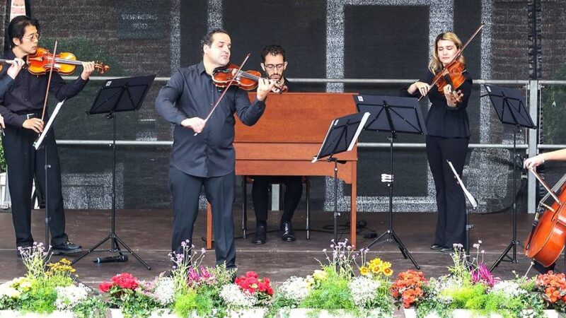 Nettetal zwischen Barock und Buenos Aires: Ein Schlosshof voller Klangfarben