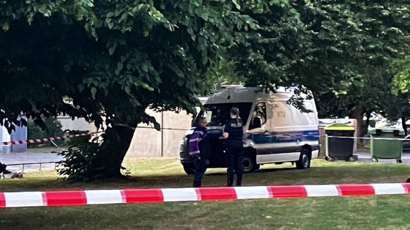 Gewalttat in Dormagen: Nach Gewalttat: 30 Jahre altes Opfer liegt weiter im Koma