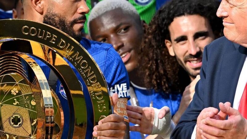 Kuriose Szene bei der Klub-WM: Chelsea feiert – und Trump drängt sich ins Siegerbild