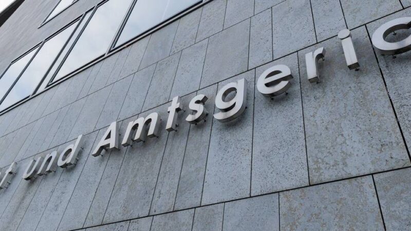 Düsseldorfer Anwältin vor Gericht: „Wenn ich die ‚Scheißausländer‘ nenne, wieso ist das dann überhaupt eine Beleidigung?“