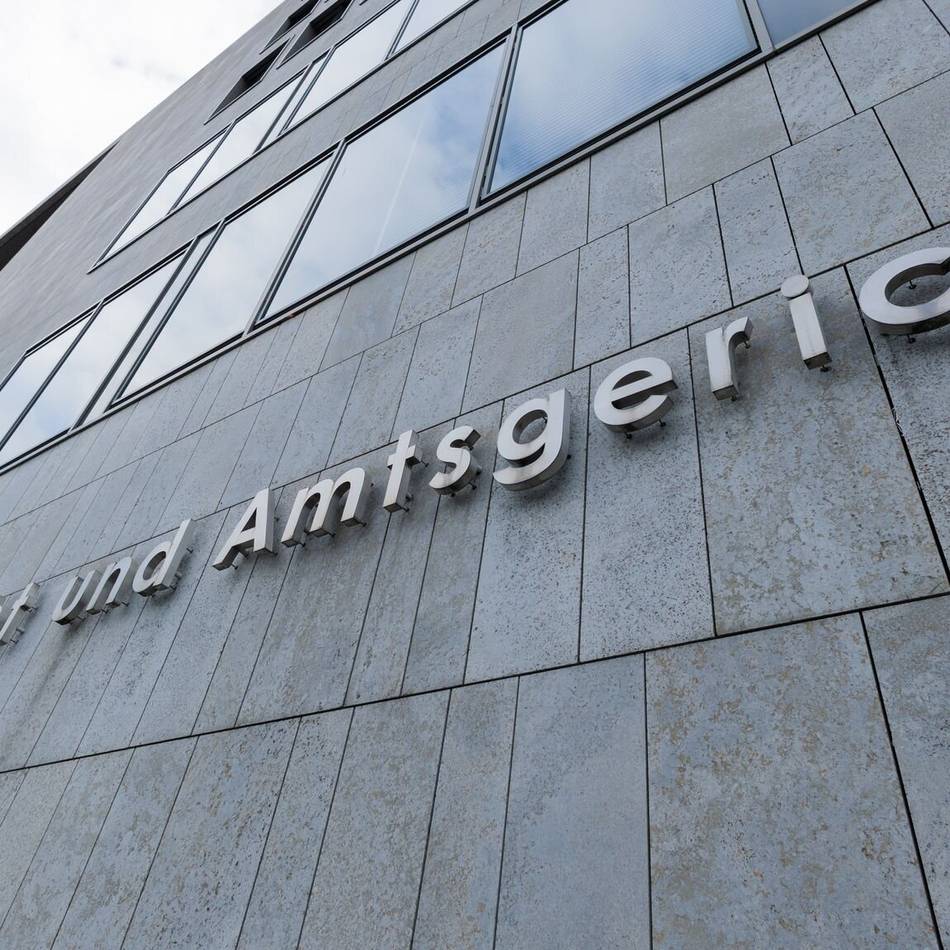 Düsseldorfer Anwältin vor Gericht: „Wenn ich die ‚Scheißausländer‘ nenne, wieso ist das dann überhaupt eine Beleidigung?“
