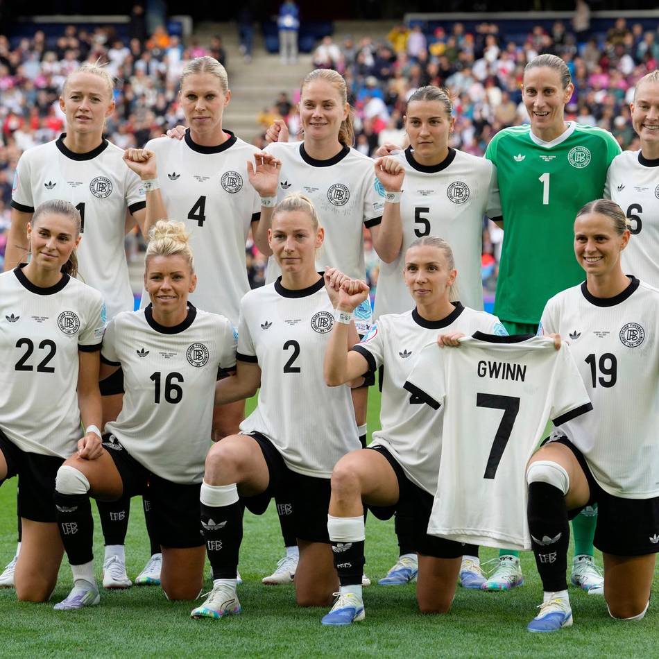 Mit Trikot: DFB-Team schickt Botschaft an verletzte Giulia Gwinn