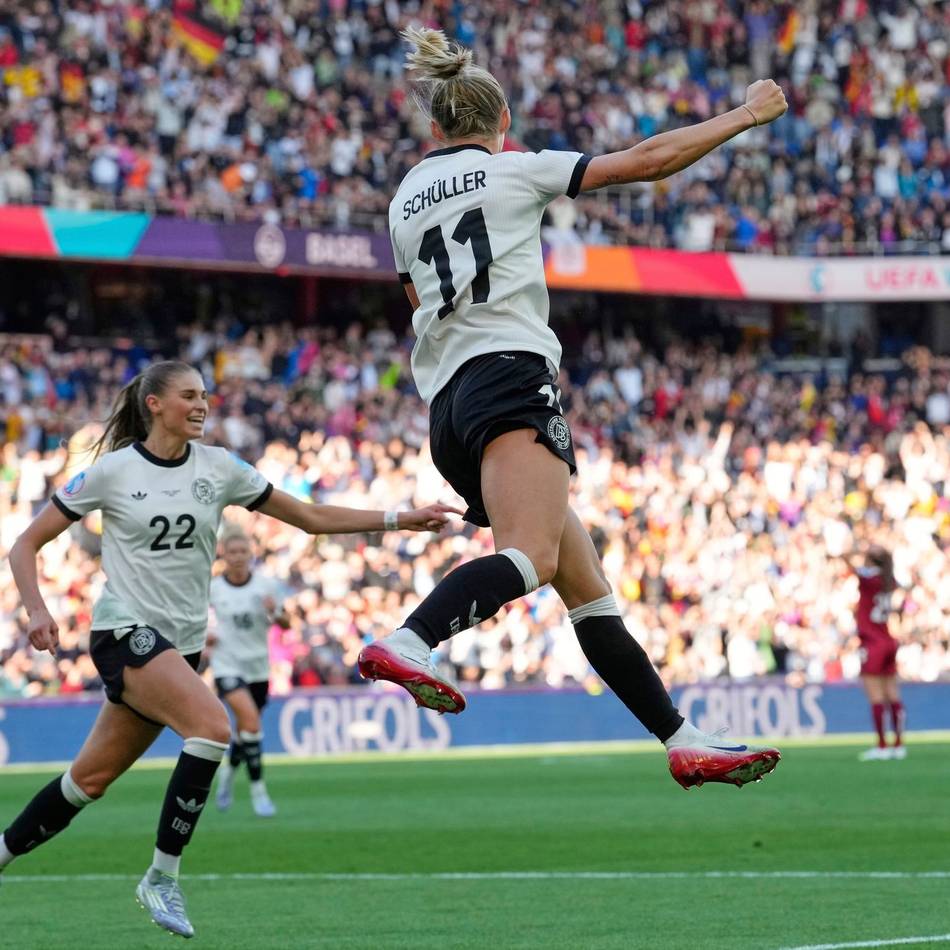 2:1 gegen Dänemark: Sieg und Schützenhilfe – DFB-Frauen stehen im Viertelfinale