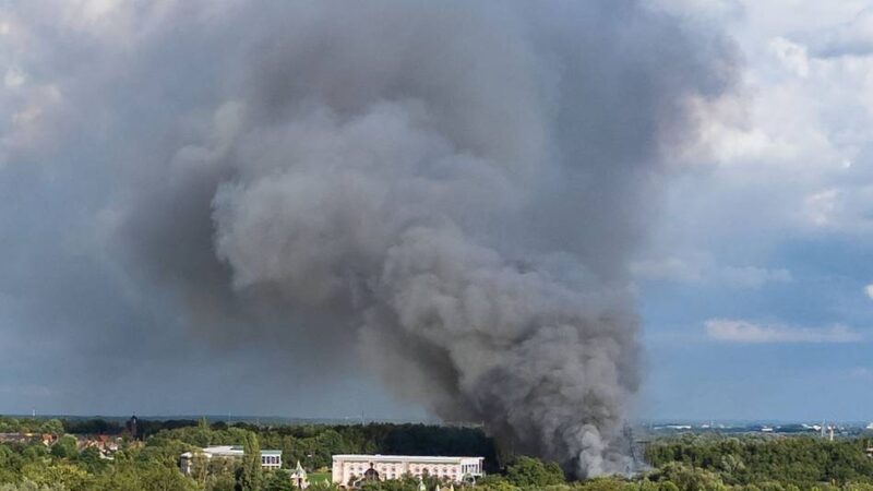 Hauptbühne bei belgischem Gegenstück in Flammen: „Ich bin sprachlos“ – Parookaville-Chef zum Tomorrowland-Feuer