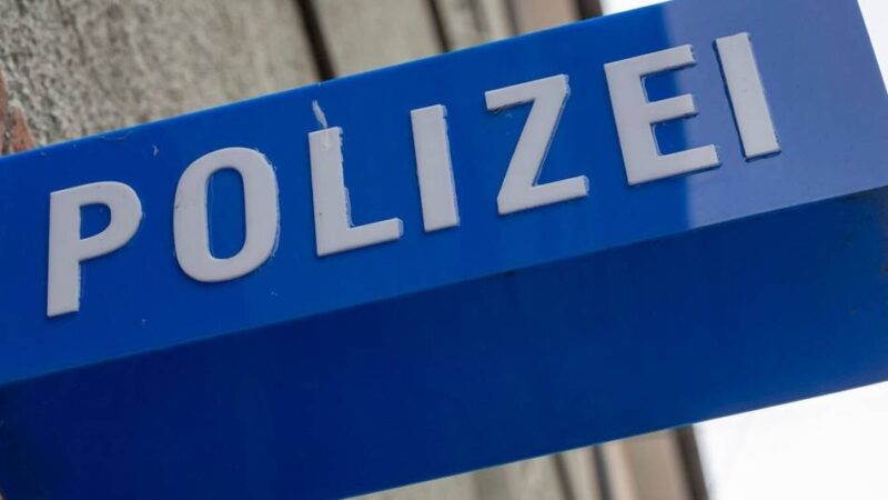 Festnahme in Düsseldorf-Bilk: Einbrecher schlagen Schaufenster mit Axt ein