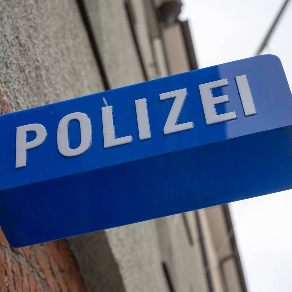 Festnahme in Düsseldorf-Bilk: Einbrecher schlagen Schaufenster mit Axt ein