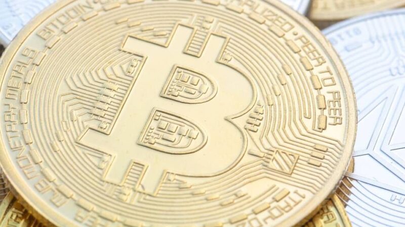 41-jährige Langenfelderin bestohlen: Betrüger erbeuten 250.000 Euro in Kryptowährung