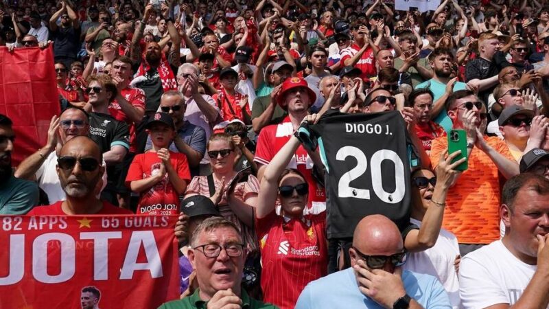„Immer in unseren Herzen“: Gedenkfeier für Diogo Jota bei Liverpool-Testspiel