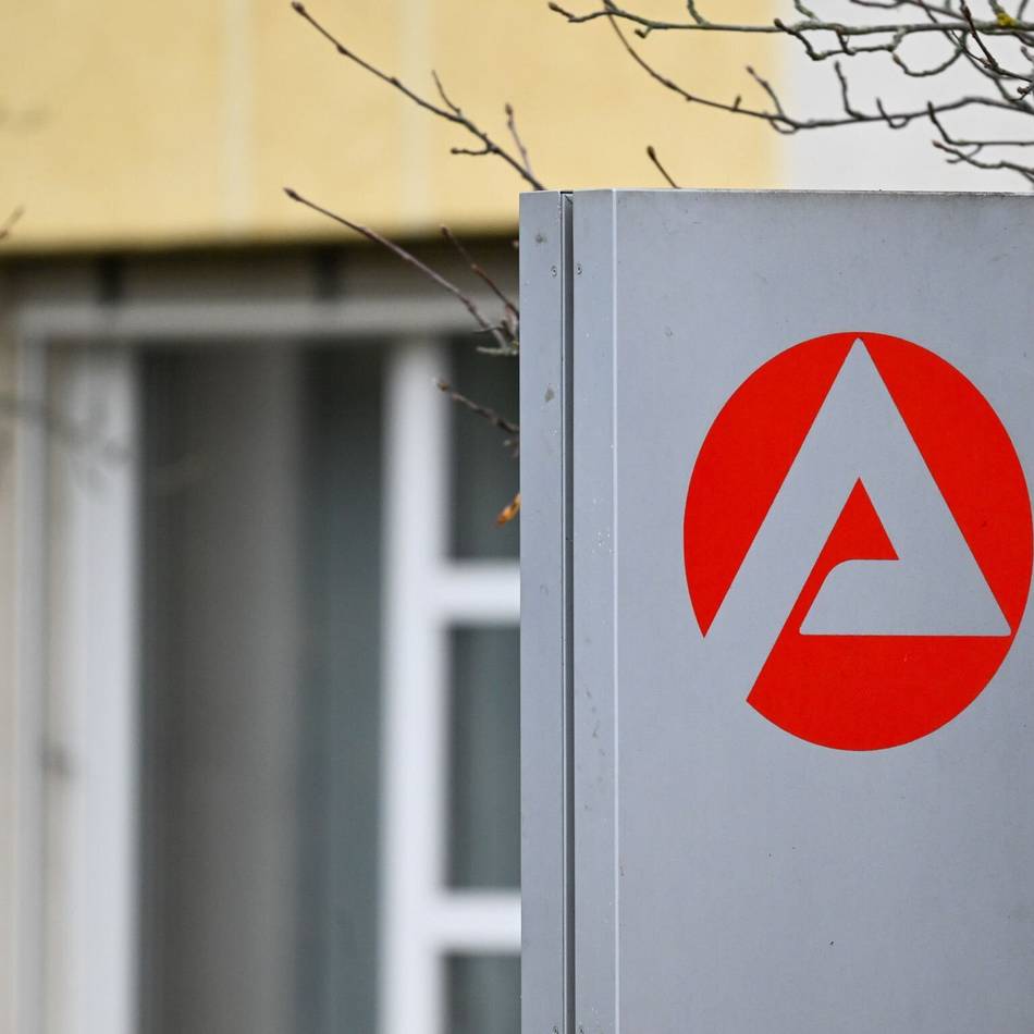 IHK Mittlerer Niederrhein: Beraterin bietet Hotline für Fragen zur inklusiven Ausbildung an