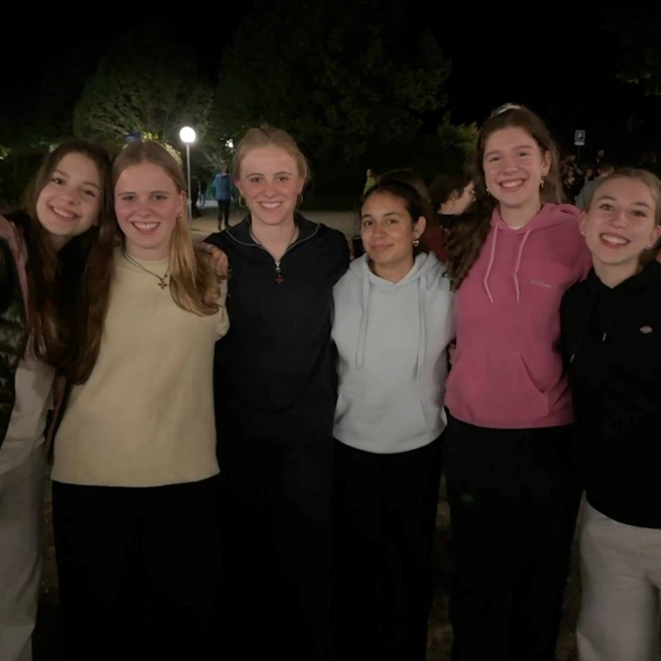 Firmvorbereitung in St. Quirinus Neuss: Magische Momente in Taizé erlebt