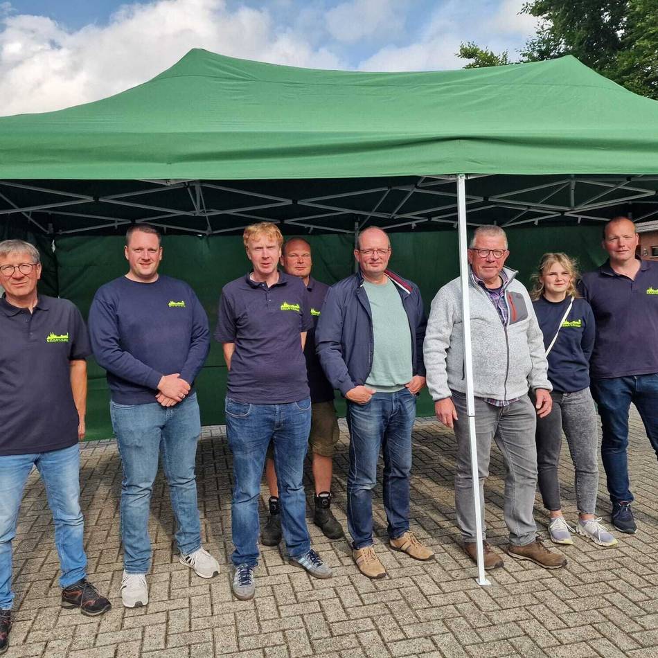 Wetterschutz für Übungen im Freien: Förderverein finanziert Pavillon für Feuerwehr