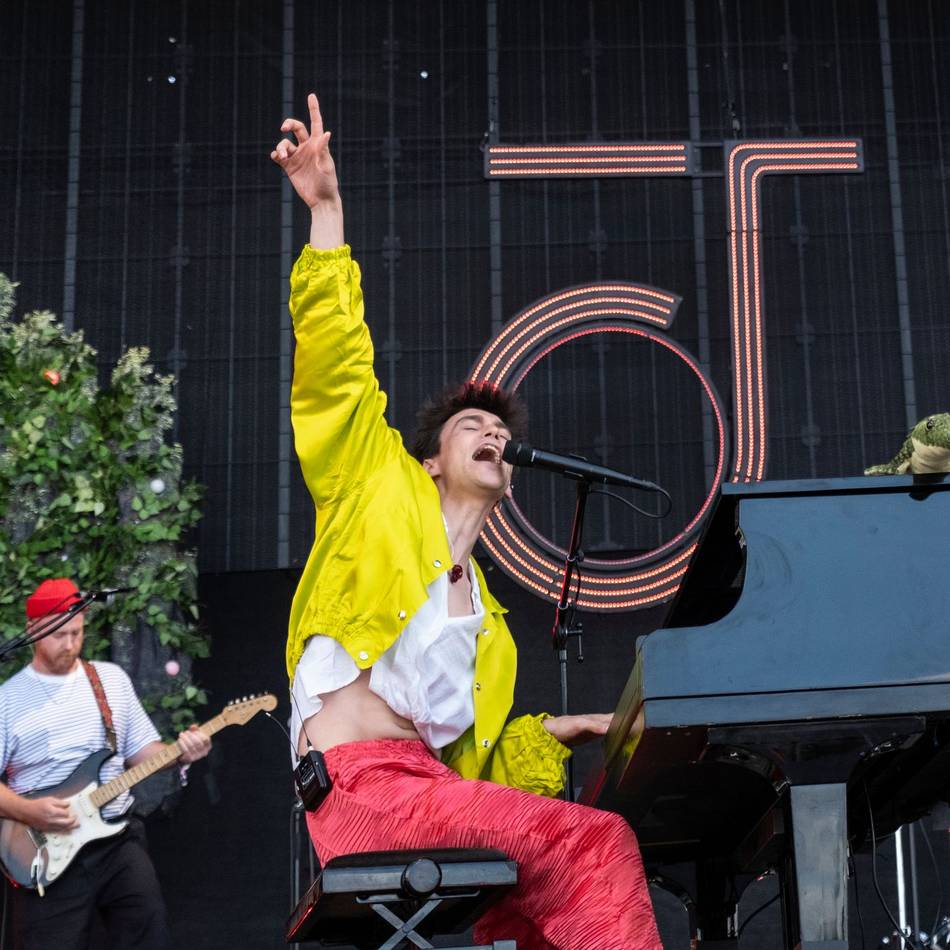 „Wie ein Mitsingkonzert in cool“: Jacob Collier vereint Musikgenres – und das 4500-köpfige Publikum