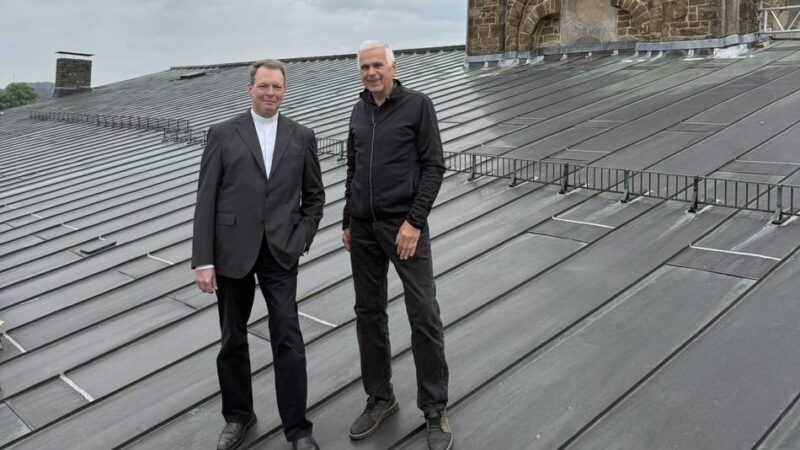 Hückeswagener Gemeinde: Stromproduktion auf katholischem Kirchendach