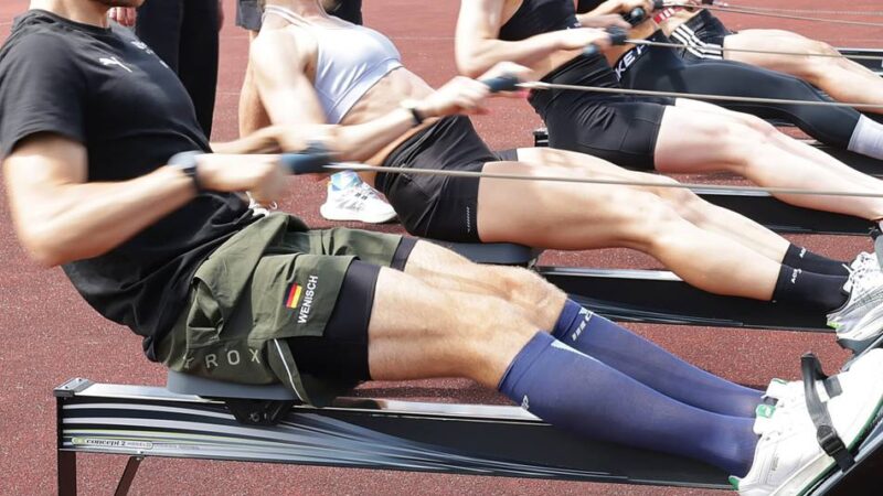 Benefizveranstaltung in Hilden: Hyrox-Weltmeister nehmen Hobby-Athleten an die Hand