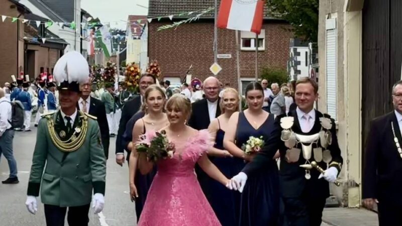 Fest der St.-Sebastianus-Schützenbruderschaft: Aldenhoven feiert sein neues und sein altes Königspaar