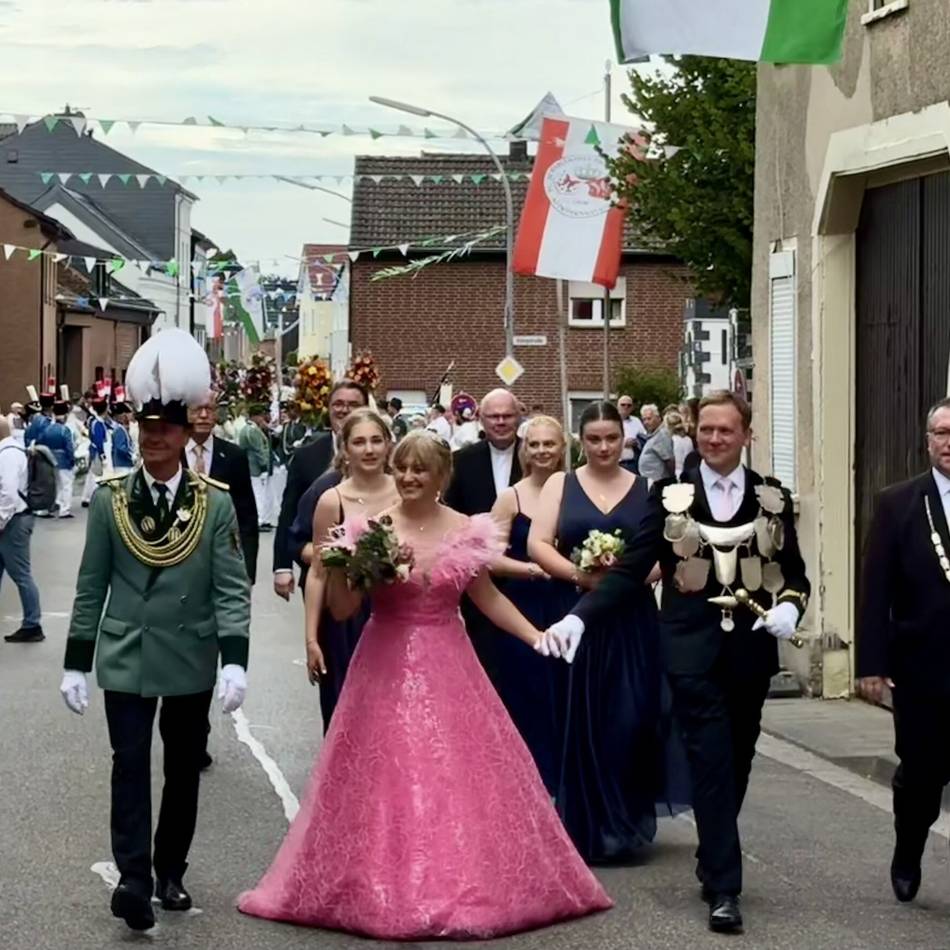 Fest der St.-Sebastianus-Schützenbruderschaft: Aldenhoven feiert sein neues und sein altes Königspaar