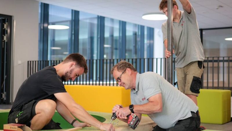 Grundschule, Kita, Familienzentrum: Der Einzug in Krefelds neues Haus der Bildung hat begonnen