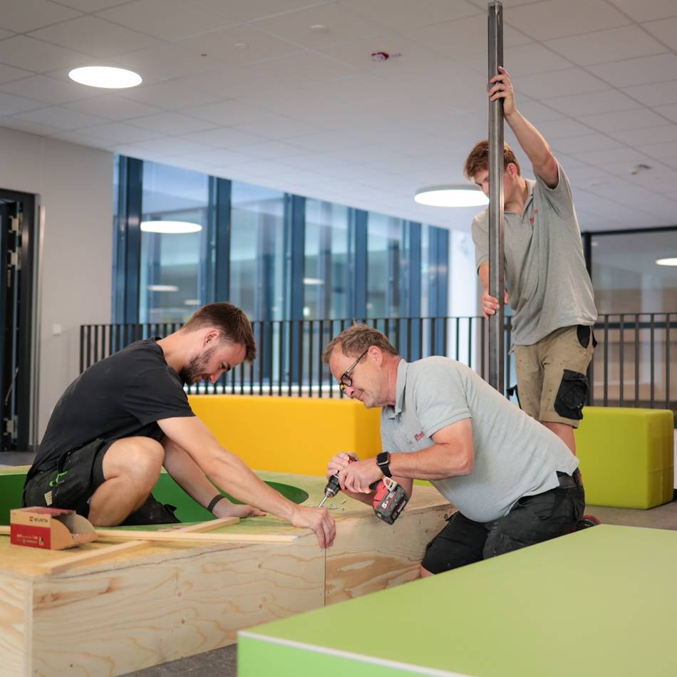 Grundschule, Kita, Familienzentrum: Der Einzug in Krefelds neues Haus der Bildung hat begonnen