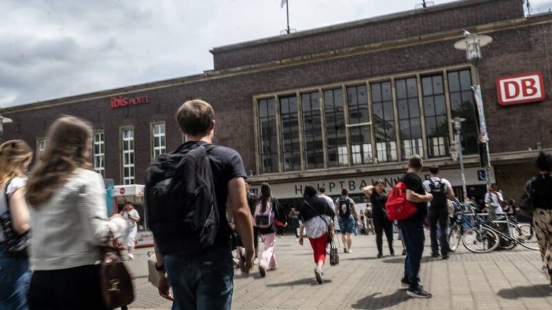 Hitzewelle und Pendlerverkehr: Züge fallen mit defekter Klimaanlage aus – zeitweise Verspätungschaos in Düsseldorf