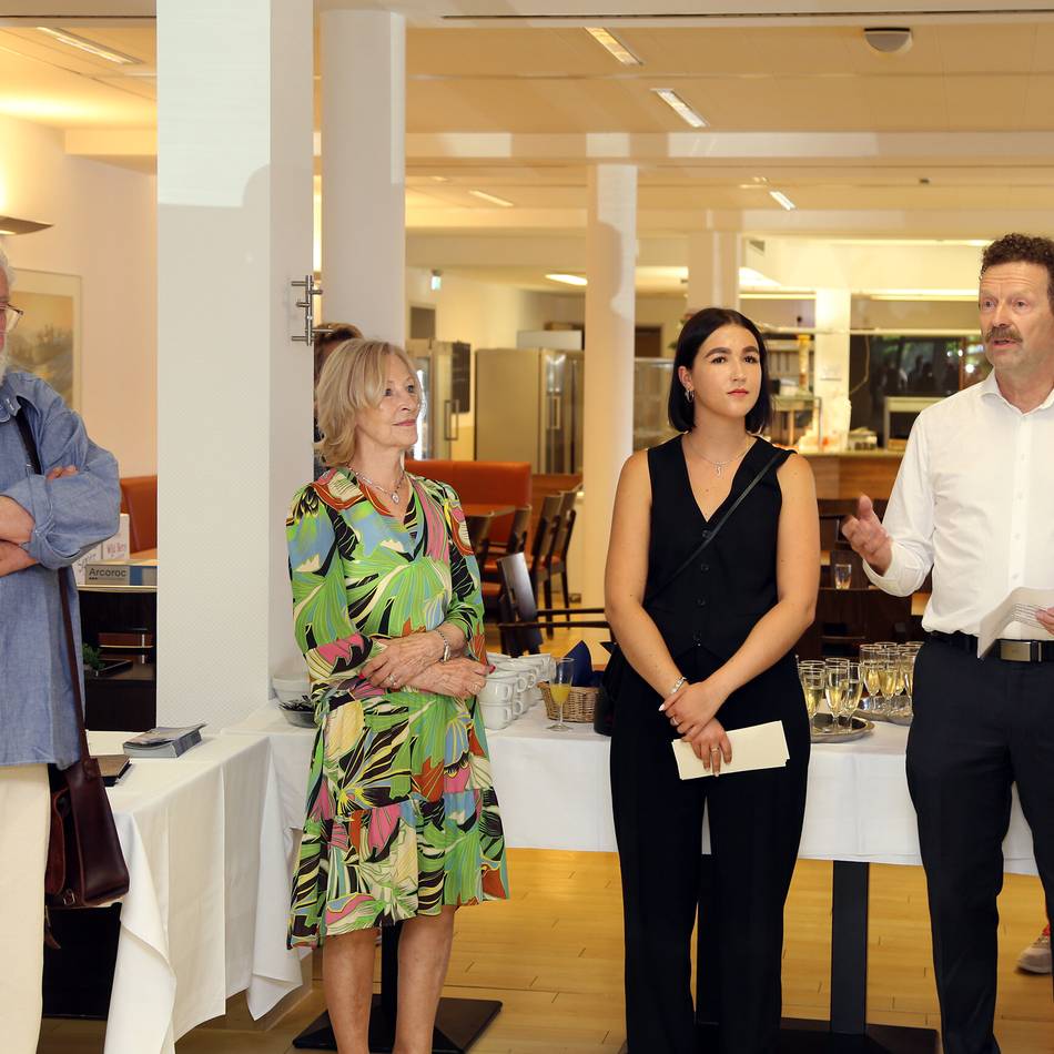 Für Patienten, Besucher und die Beschäftigten: Kunst im Hermann-Josef-Krankenhaus