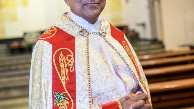 Pfarrerwechsel im Düsseldorfer Süden: Eine Überraschungsmesse zum Abschied